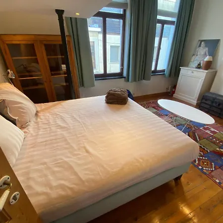 Artist's Loft & Garden Gand