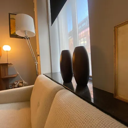 Artist's Loft & Garden Gent