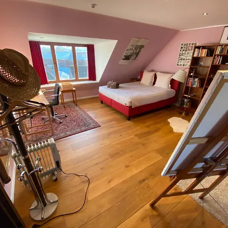 Artist's Loft & Garden Bed & Breakfast Gent