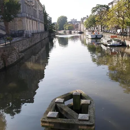 Artist's Loft & Garden