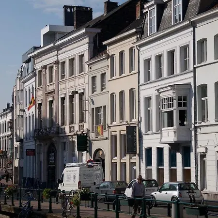 Artist's Loft & Garden Bed and Breakfast Γάνδη