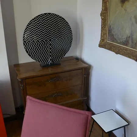 Bed and Breakfast Artist's Loft & Garden Γάνδη