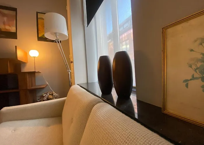 Artist's Loft & Garden Gandawa