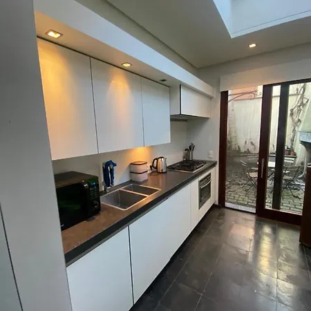 Bed & Breakfast Artist's Loft & Garden 3*