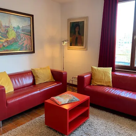 Artist's Loft & Garden Bed & Breakfast 3*