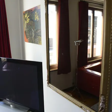 Artist's Loft & Garden 3*