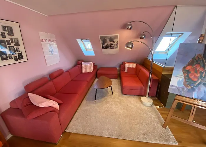 Artist's Loft & Garden 4*