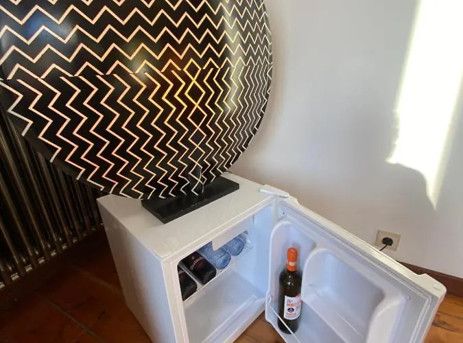 Artist's Loft & Garden Bed & Breakfast 4*