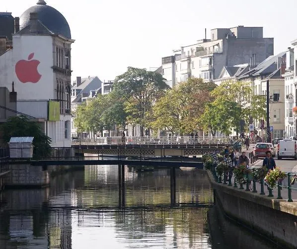 Artist's Loft & Garden Alojamento de Acomodação e Pequeno-almoço 4*