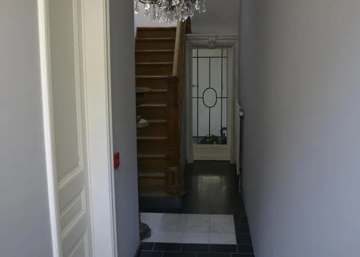 Artist's Loft & Garden Alojamento de Acomodação e Pequeno-almoço Gante